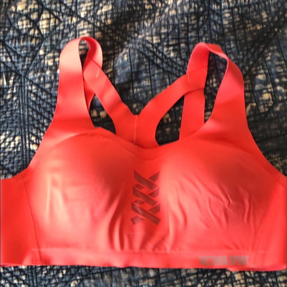 Victoria Sport bra 34B